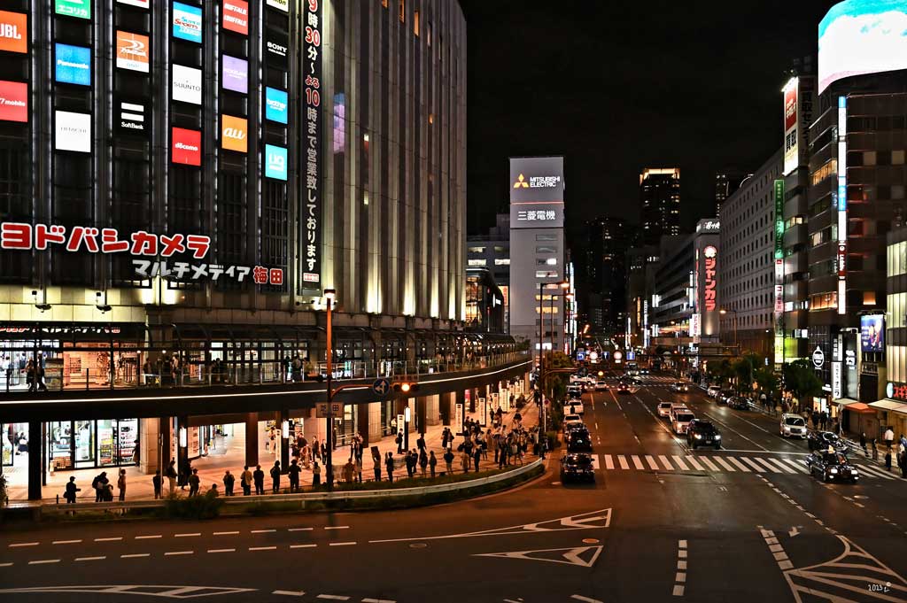 Nachtleben - einkaufen und flanieren in Osaka